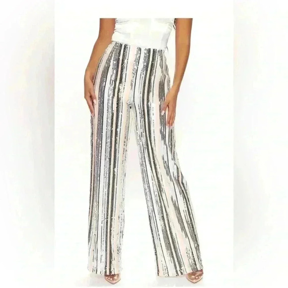 Fashion Nova Hot Stuff Sequin Wide Leg Pants - Silver Size Large (0156) - Picture 4 of 11